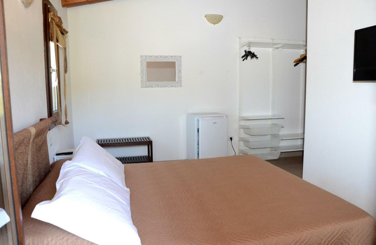 B&B Il Mirto Di Paola Torpè Εξωτερικό φωτογραφία