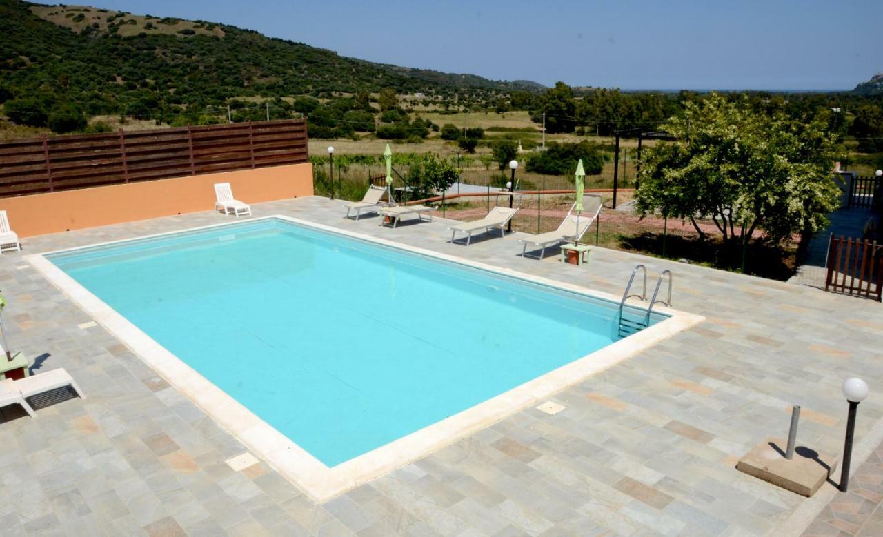 B&B Il Mirto Di Paola Torpè Εξωτερικό φωτογραφία